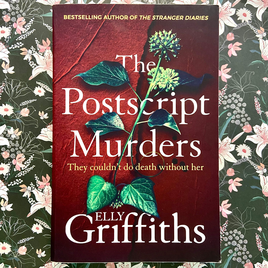 Elly Griffiths - The Postscript Murders